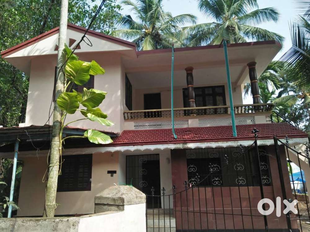 2 BHK House ( first floor) Karaparambu - Just 150m from Junction