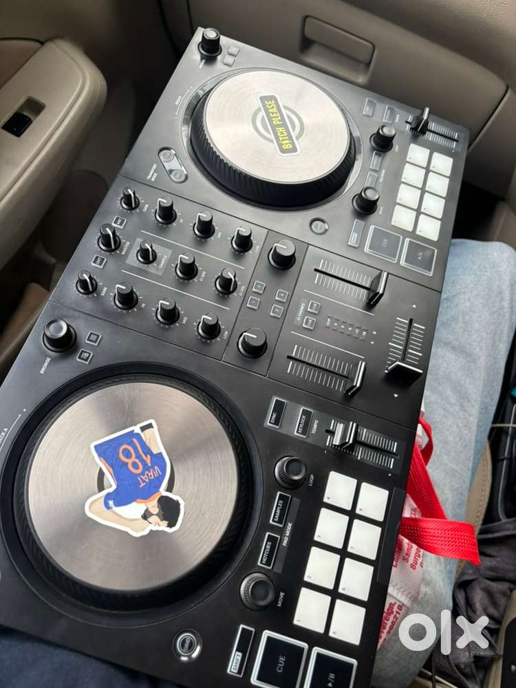 NATIVE TRAKTOR S2 MK3 DJ CONTROLLER