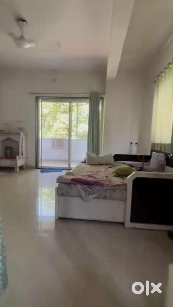 2 girls Urgently needed