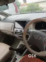 Toyota Innova 2015 Diesel 185000 Km Driven