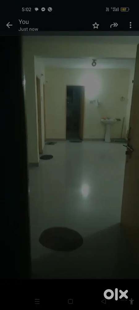 Broker bikul text na kare.3 bhk semi furnished, 3 balco,no restriction