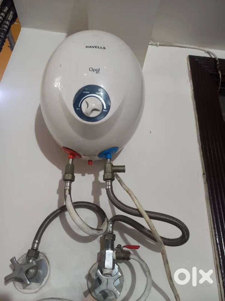 Kitchen electronic gyser Havells