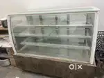 Display fridge for bakery and sweet shop