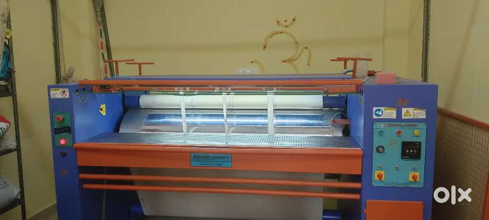 Saree rolling machine