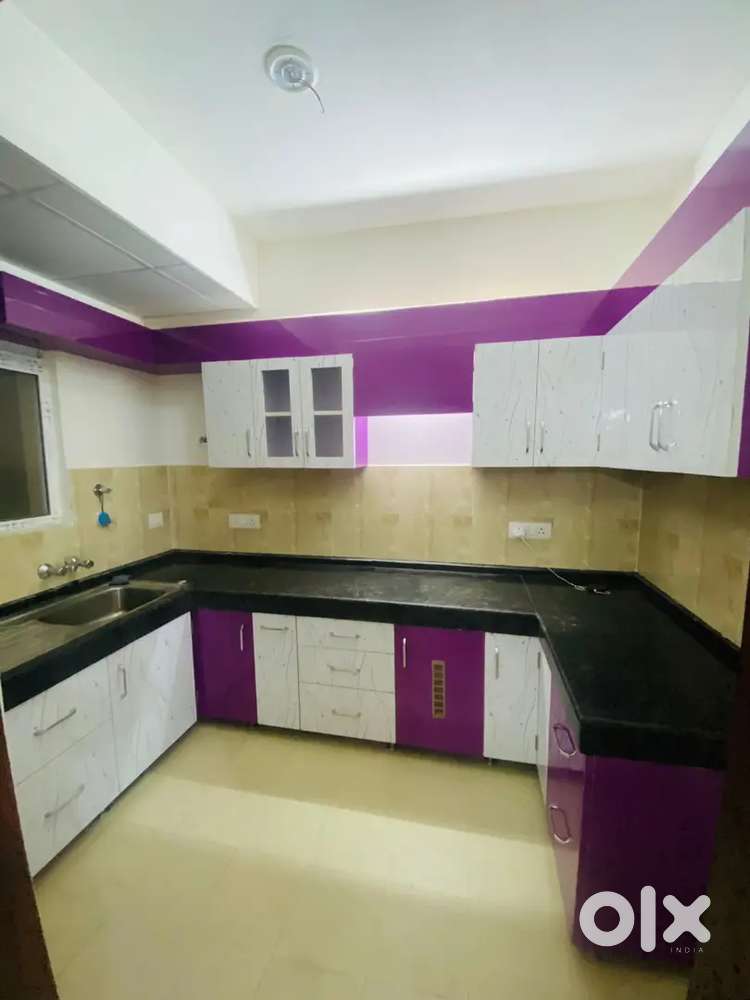 3bhk plus servant semi furnish flat for sale BBD green city sunbreez 1