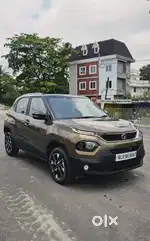 Tata Punch 1.2 Revotron Creative AMT Dual Tone, 2024, Petrol