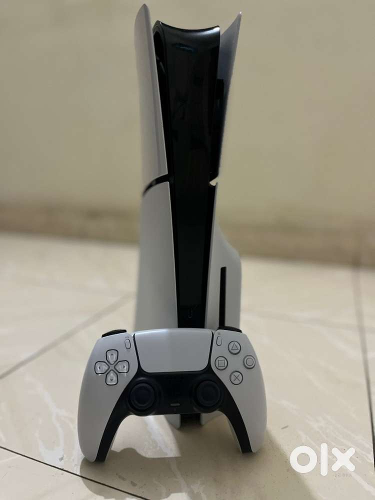 PS5 Slim 1 TB Disc Edition