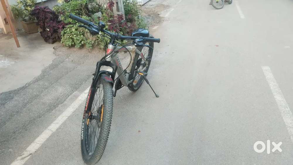 24 Inch Hercules roadeo gear cycle 6 month old