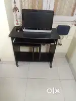Computer table