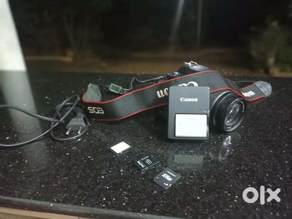 CANNON EOS 1000D FOR SALE LIGHT USED CONDITION