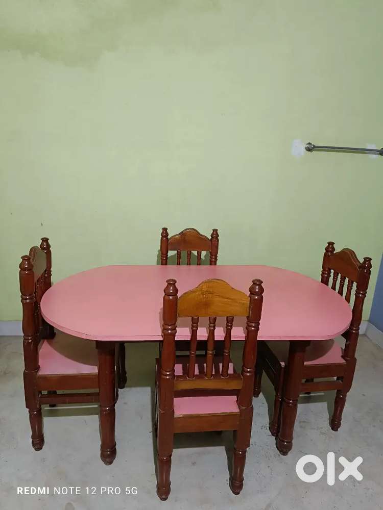 Dining table wood