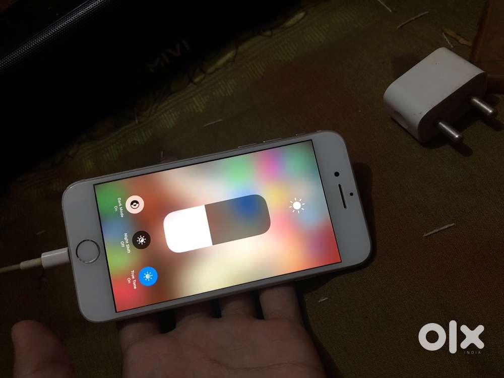 IPHONE 8 (white)