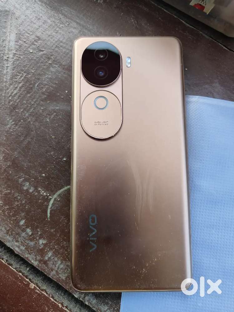 Vivo v40e 8gb 128  all working 10 mnth old