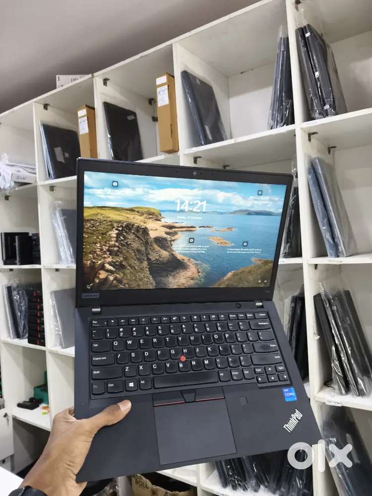 Refurbished Lenovo Laptop T490 i7-8th Gen 16GB RAM 256GB SSD Free Bag