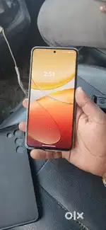 Vivo Y 200 e. 5g phon h 9 month old bill dibba charge sb kuch h