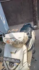 Scooty on sell on urgent basis just 13000rs only. 2016model hond duet