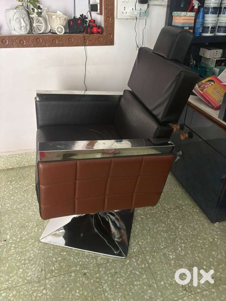 salon chair nad shampoo station