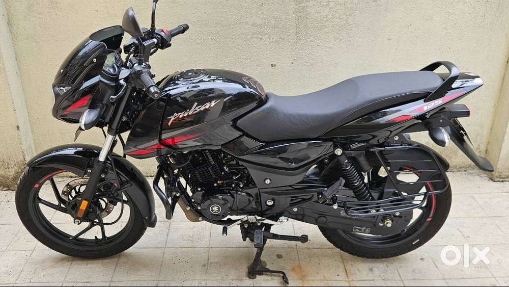 BAJAJ Pulsar 125 Ebony Black Solar, Petrol, Bharat Stage VI