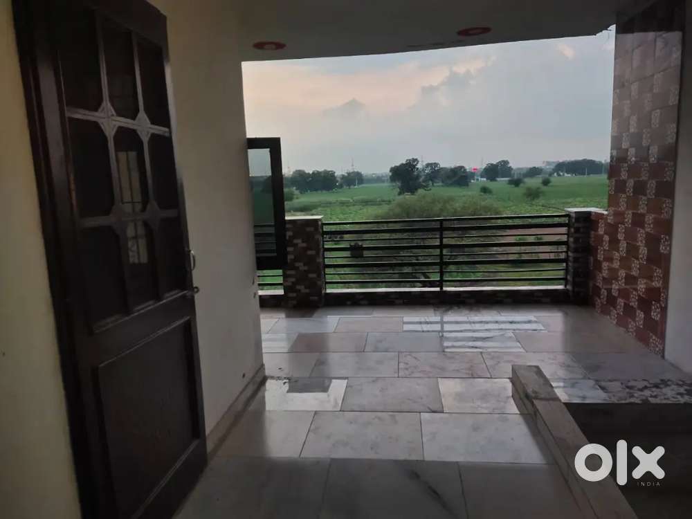 One room set  kitchen guru nanak enclave danu nearest VR mall punjab