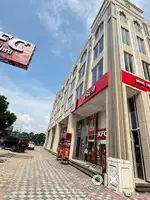 Showrooms for lease