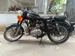 Royal Enfield classic 350 black color 2nd owner for sale