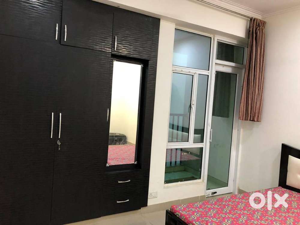1 bedroom hall kitchen available for rent in Model Gram nr main market