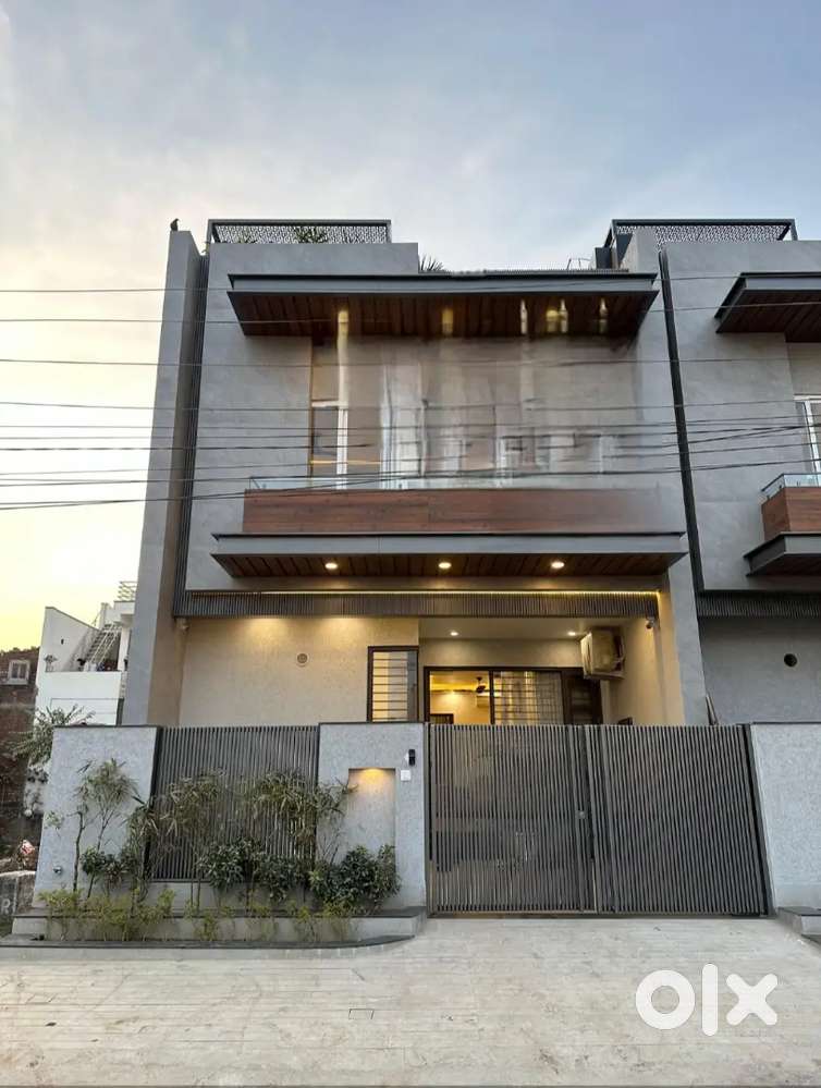 160Gaj 4bhk fully furnish Independence duplex new villa