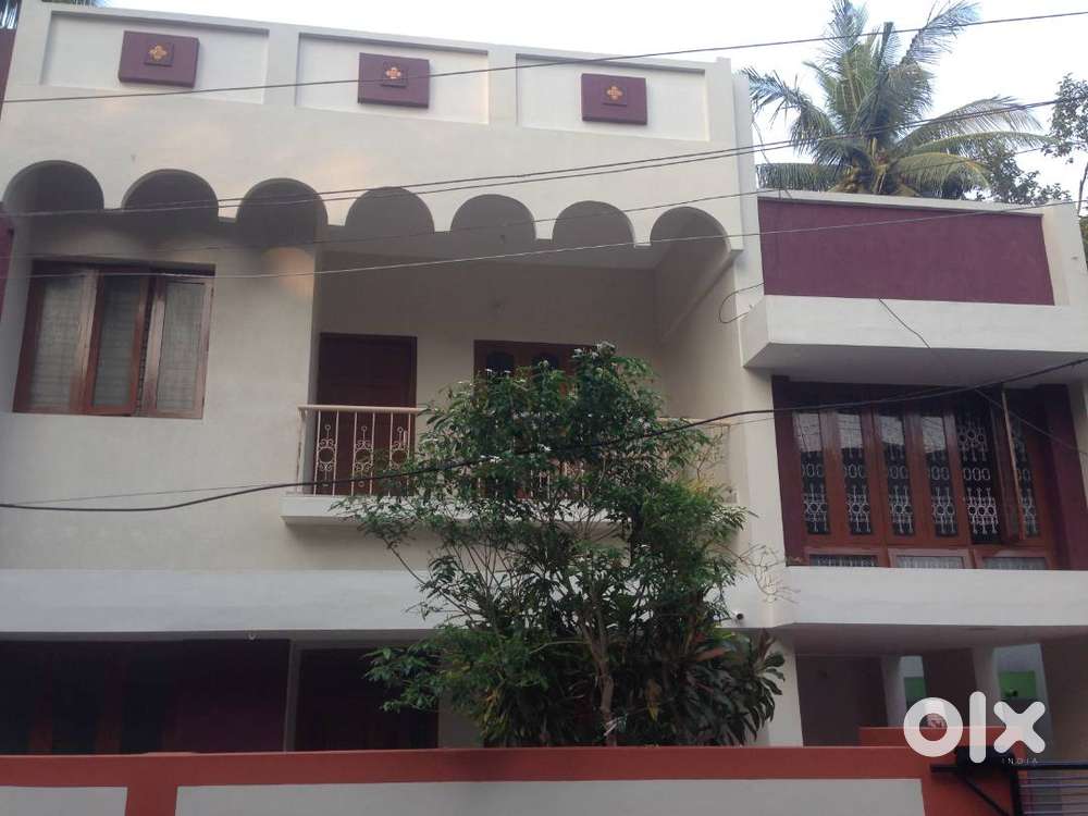 Spacious Ground Floor for Rent – PTP Nagar, Arappara Junction