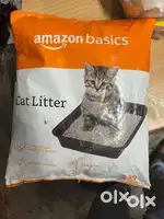 Cat Litter sand and food