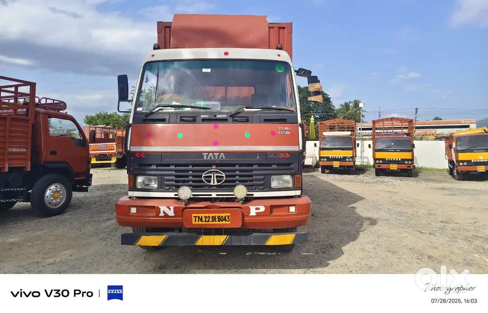 TATA 2518 container 26 feet 10 Wheel