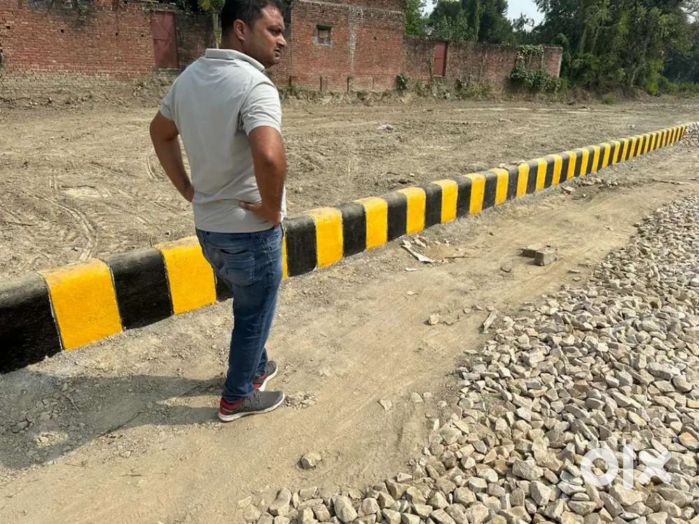 लखनऊ कैंट के नजदीक सेवई बाज़ार में प्लॉट लेकर मकान बनाए