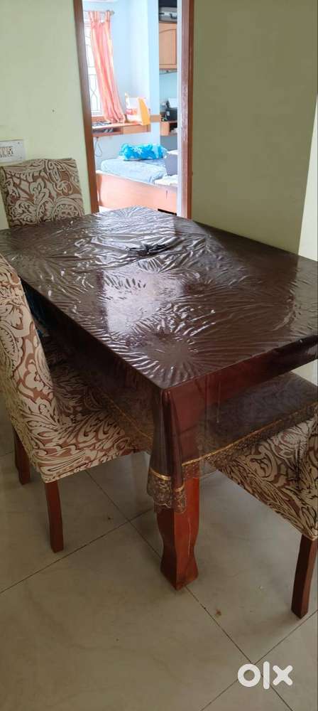 6 Seater Dining Table almost new