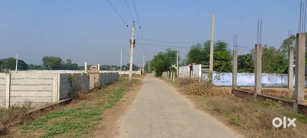 Best location plot BKT tahsil on road