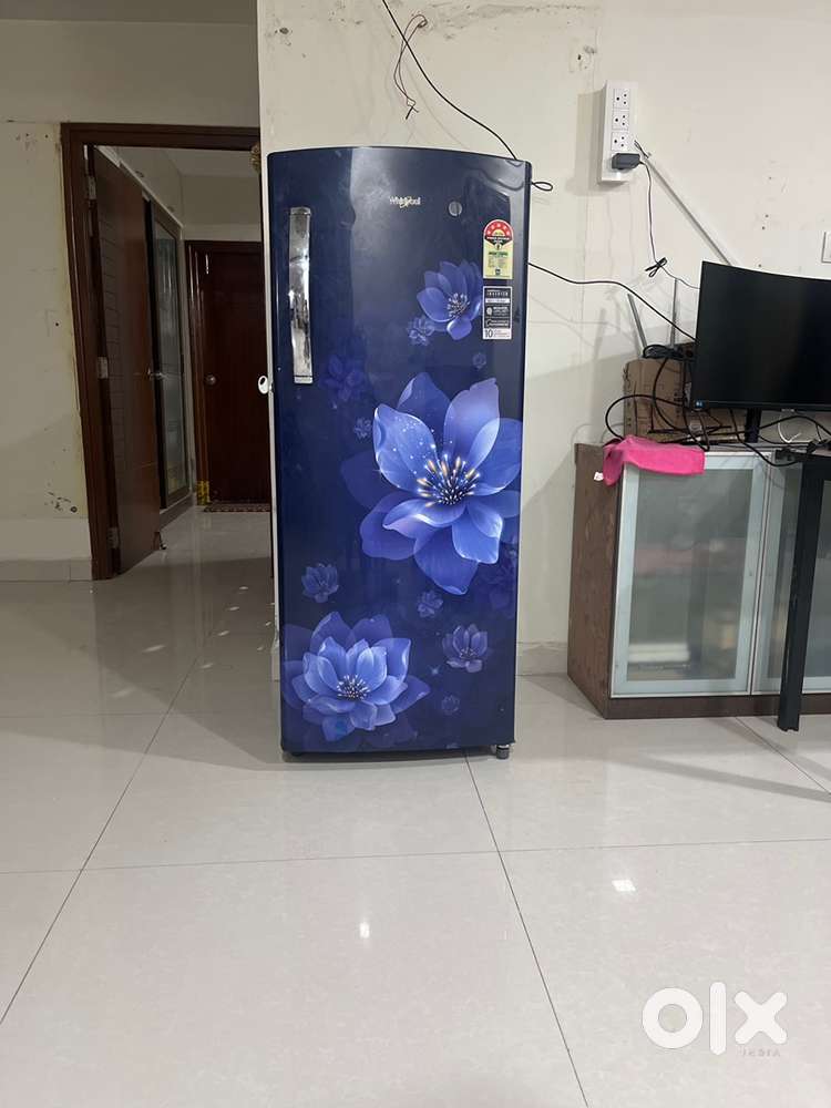 215 liter whirlpool fridge excellent condition.