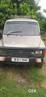 Tata Sumo 2001