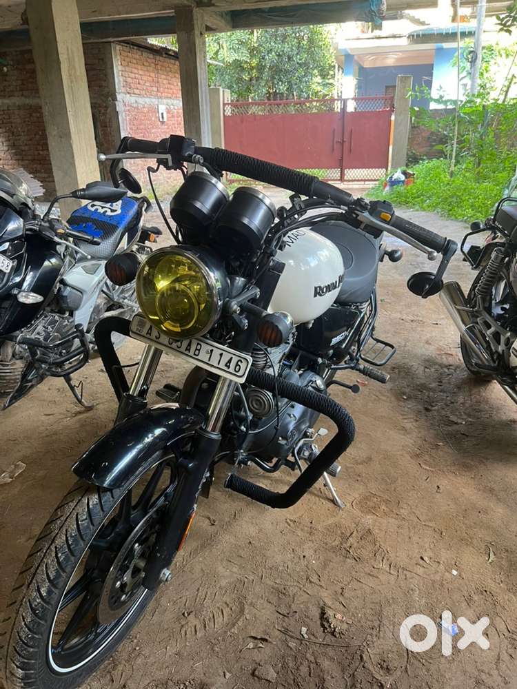 One hand with no finance