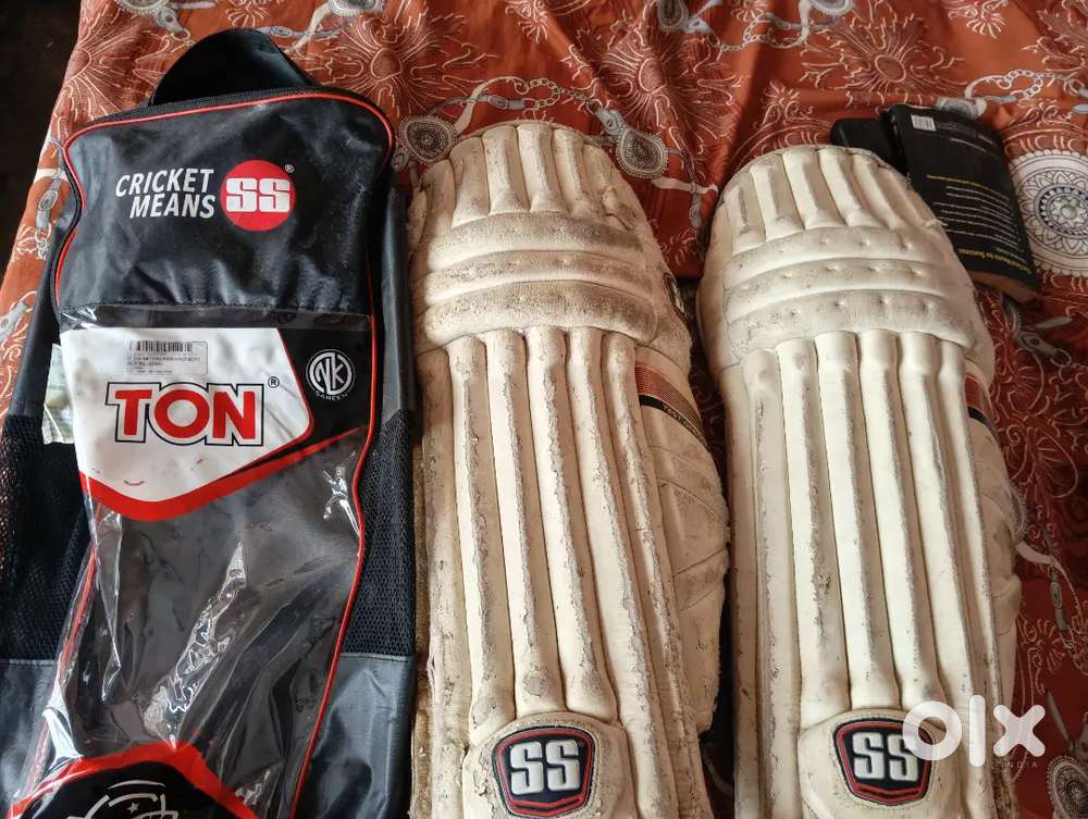 SS TON CRICKET PADS WITH COVER AND LIGHT WEIGHT
