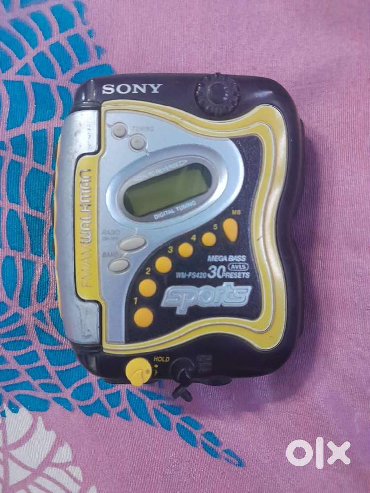 sony wm fs420 walkman (pre owned rarely used)