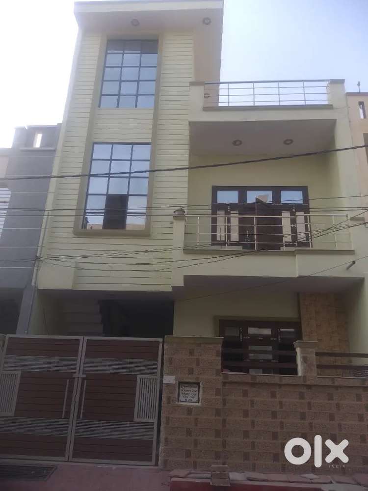 Rent 3bhk with Furniture First floor Dream city available on 20/10/25