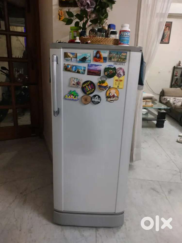Selling samsung refrigerator 195l
