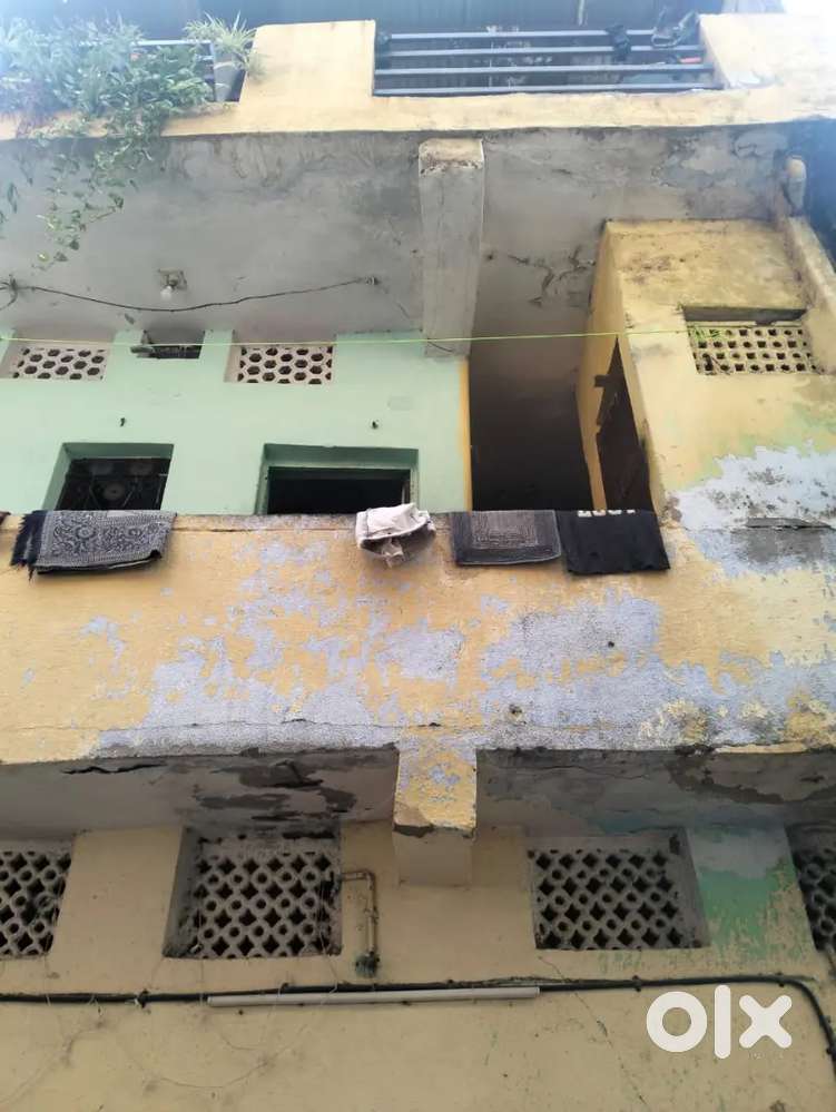 Selling independence house in Shah e alam danilimda