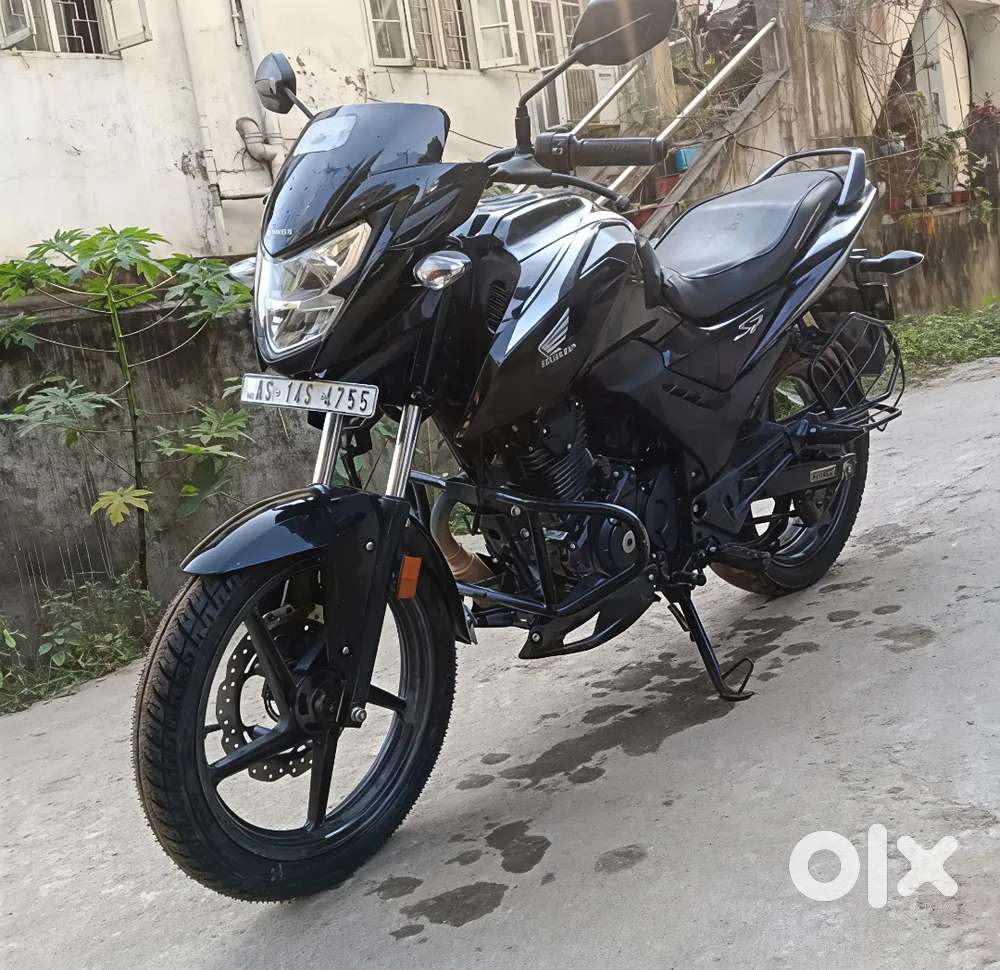 Honda SP160 bike is on showroom condition.