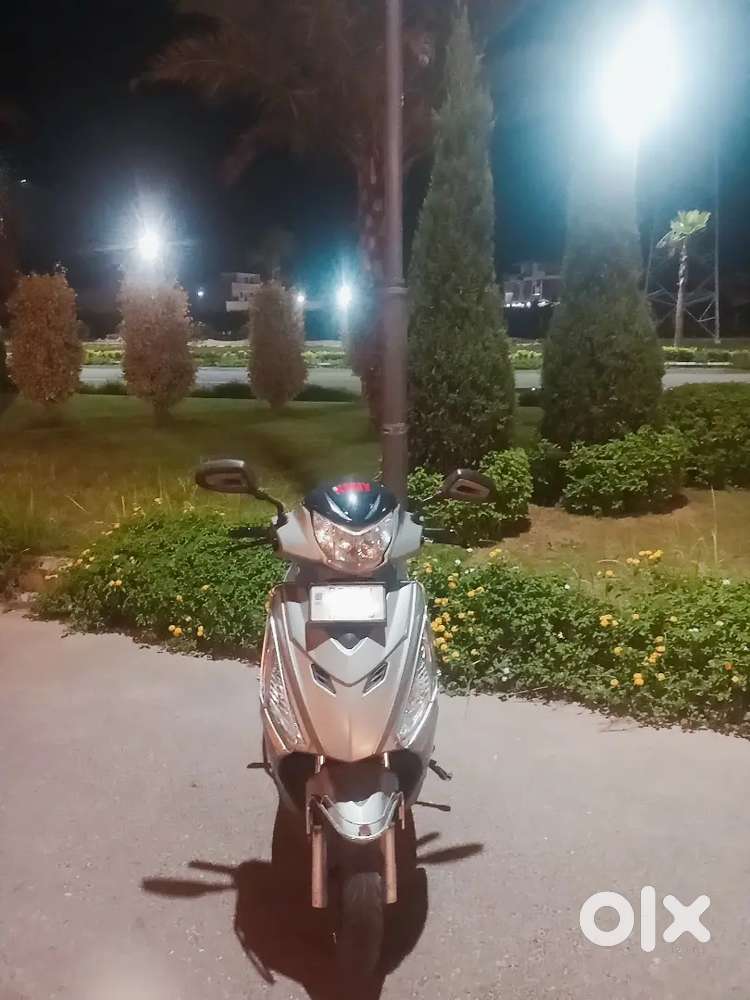 Mestro scooter h new jaisi.price km jyada kr sakte h koi nahi!
