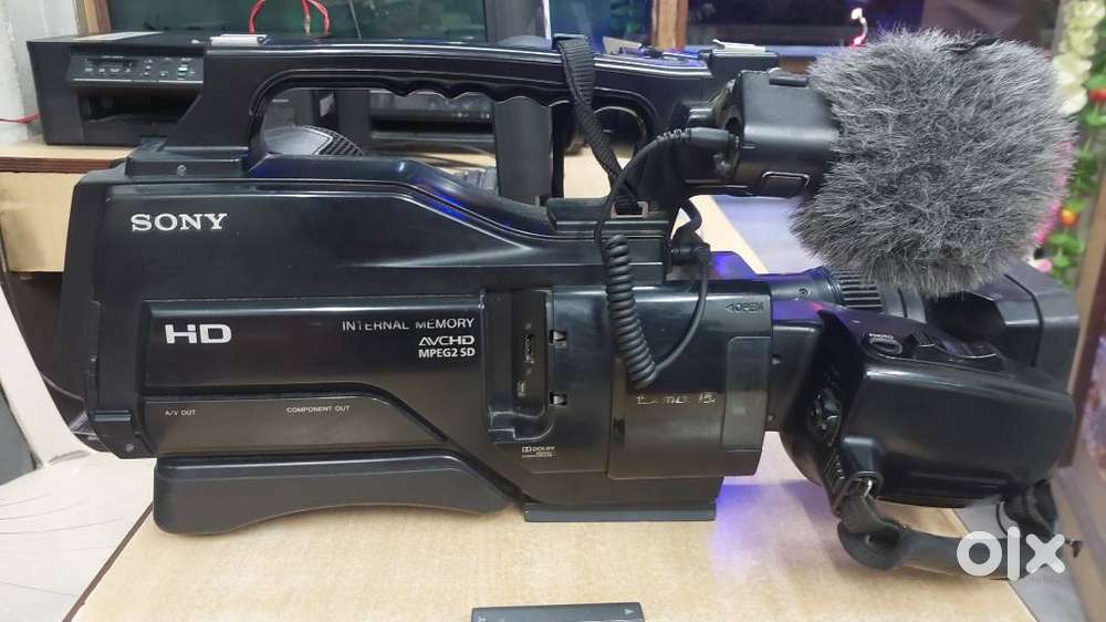 SONY 1500 VIDEO CAMERA