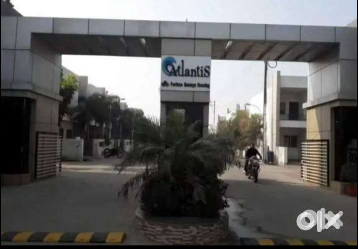 1 Bhk flat at reasonable price available in covered campus