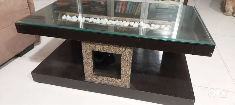 Launger sofa with Table in Good condition for immediate sale