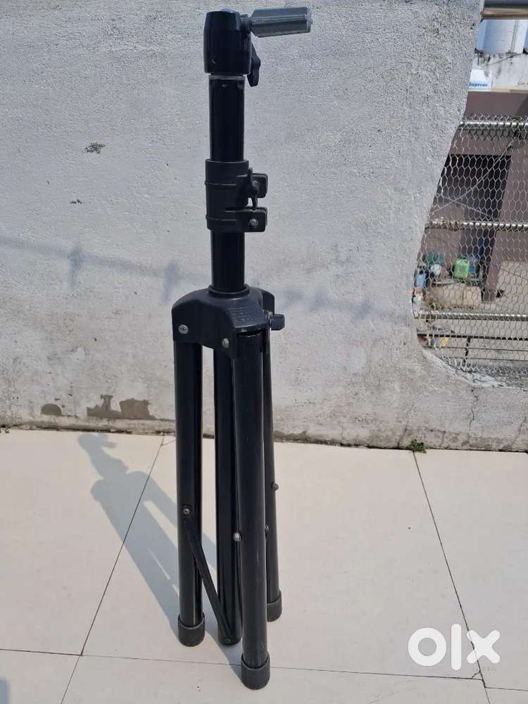 Tripod Stand