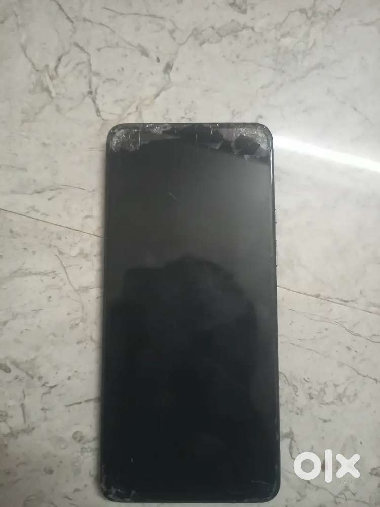 One plus 9 5g. ((8/128 snapdragon 888, orginal new battery)