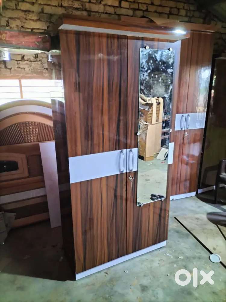 लकड़ी का काम करना है कारपेंटर की जरूरत है