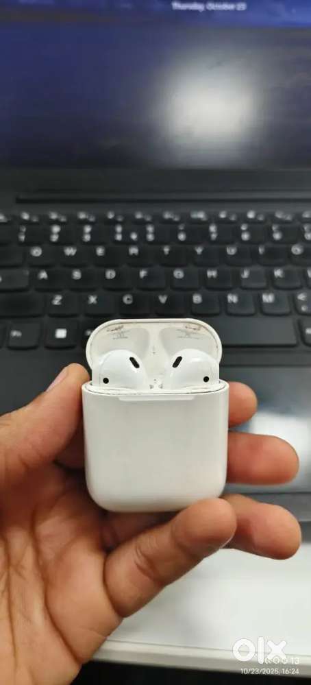Apple AirPods 2nd Generation – Good Condition – ₹6,000